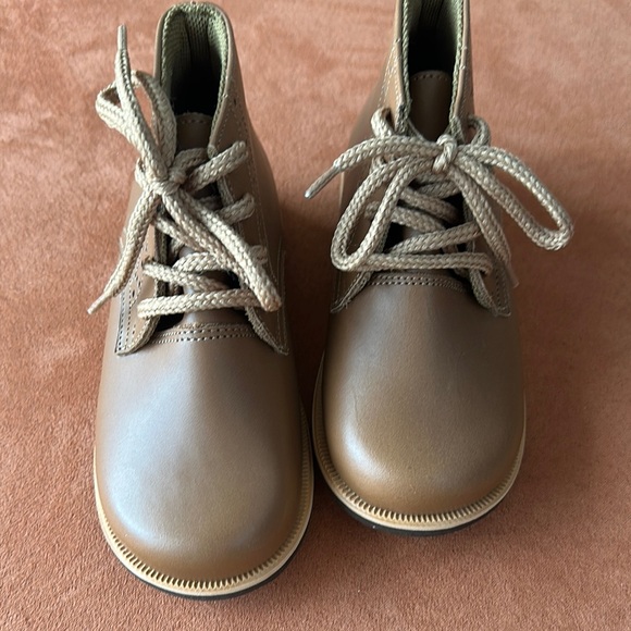 Adelisa & Co. Paseo Brown Leather Boots, size 25, US 8.5 - Picture 2 of 5